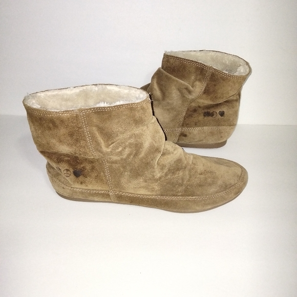 Lucky Brand Flat Suede Fur lined ankle booties size 8 Pull On Tan color - Picture 4 of 11